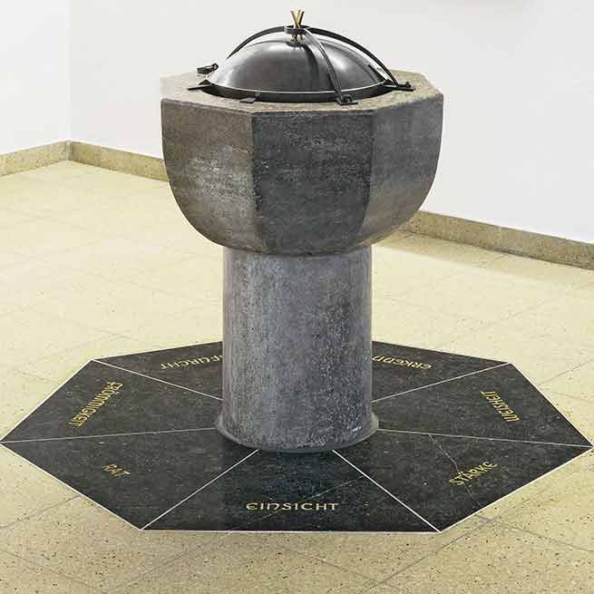 Neugestaltung Taufort mit bestehendem Taufstein