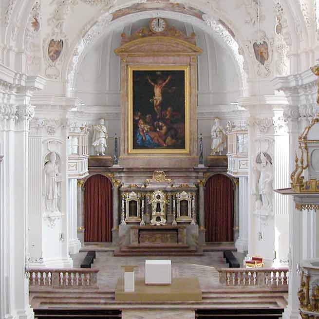 Altarinsel aus Bronze mit Kunststeinkubus