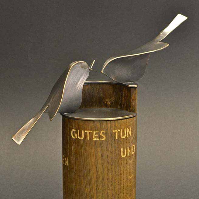 Kleinskulptur mit Spatzen aus Bronze