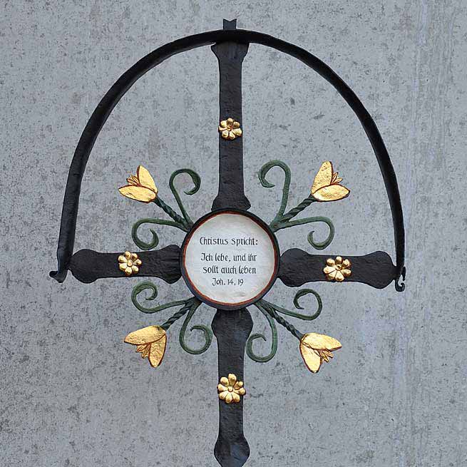 Restaurierung Grabkreuz Südtirol