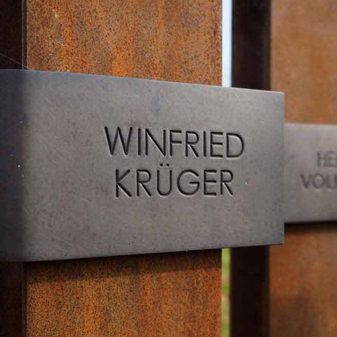 Urnenstelen aus Cortenstahl - Vorschau