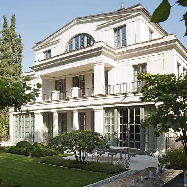 Geschmiedetes Balkongeländer aus Bronze