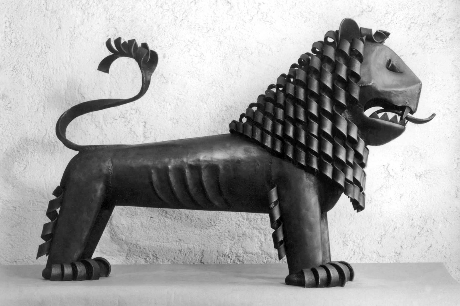 Kleinskulptur Bayerischer Löwe aus Bronze geschmiedet