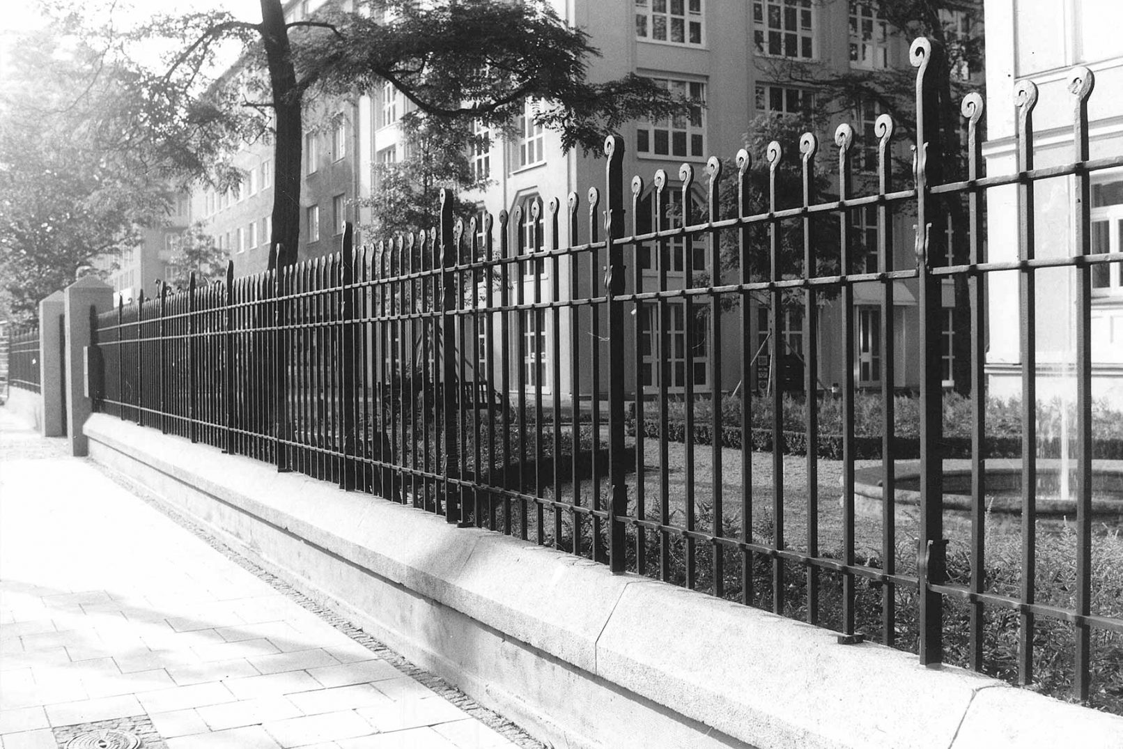 Geschmiedeter Zaum mit drei Quergurten des Bayernwerk München