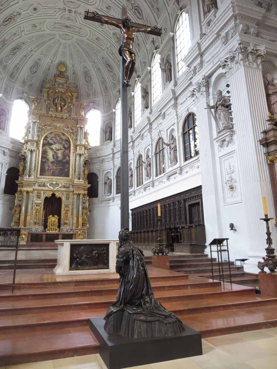 Geschmiedetes Bronzekreuz Jesuitenkirche St. Michael
