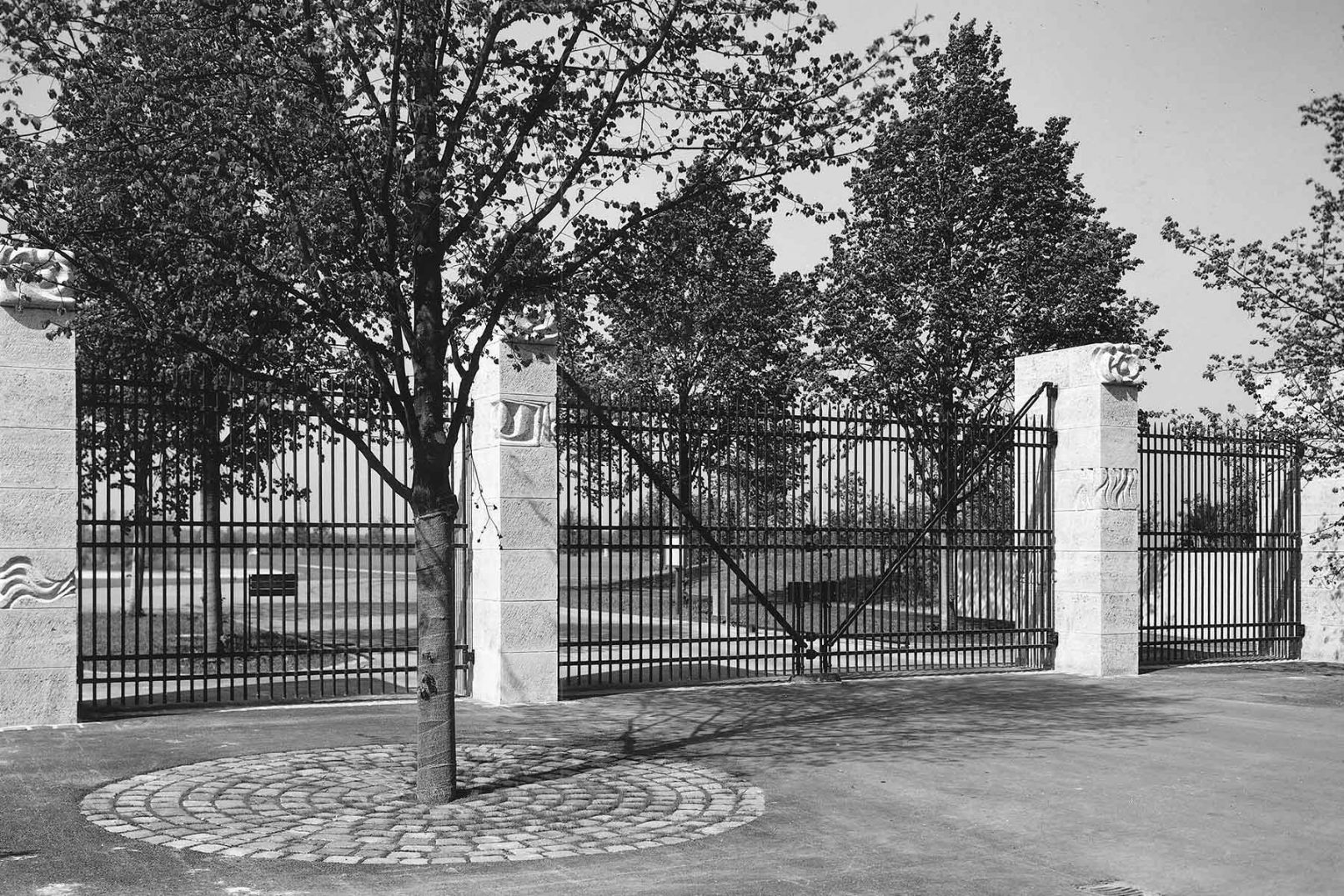 Geschmiedete Toranlagen Neuer Südfriedhof München Perlach