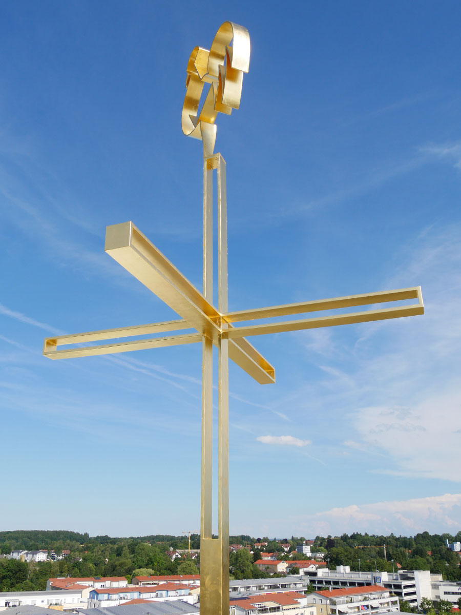 Vergoldetes Turmkreuz aus Stahl mit Wetterhahn