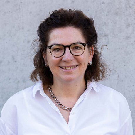 Elisabeth Röckl-Larasser, Ihr Kontakt und Ansprechpartner der Kaufmännischen Organisation der Kunstschmiede Bergmeister