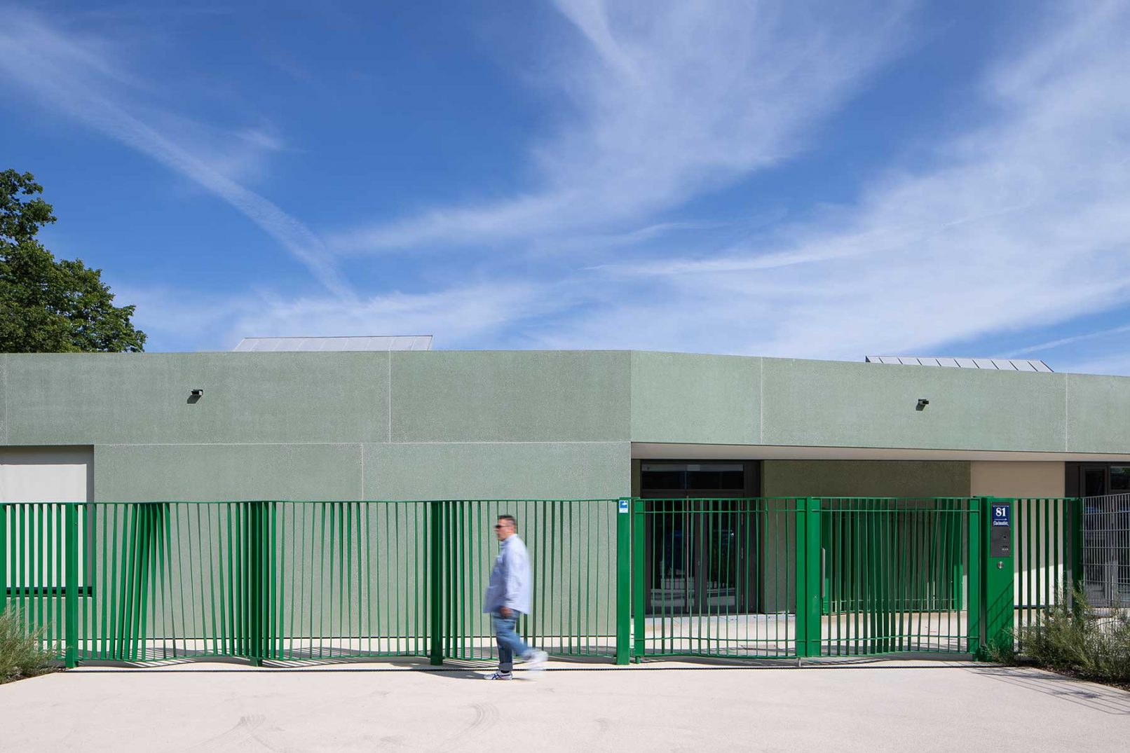 Ansicht skulpturaler Zaun der europäischen Schule München