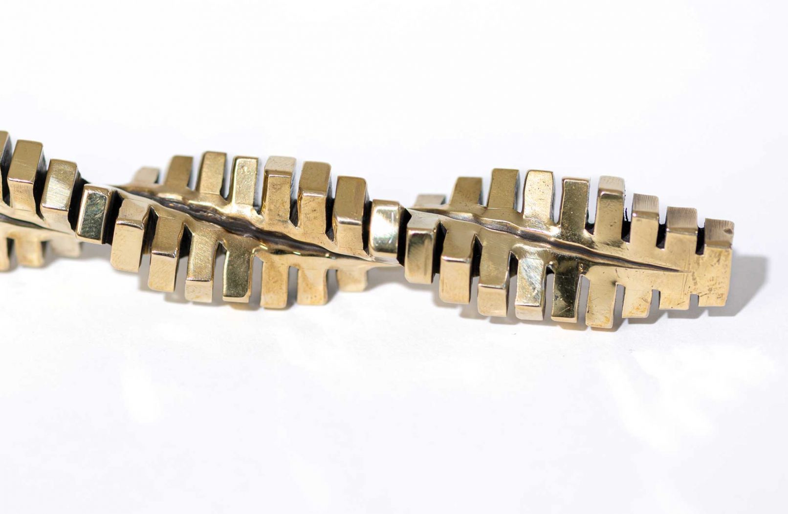 Detail des gedrehten und eingeschnittenen Griffs des Brieföffners Littera