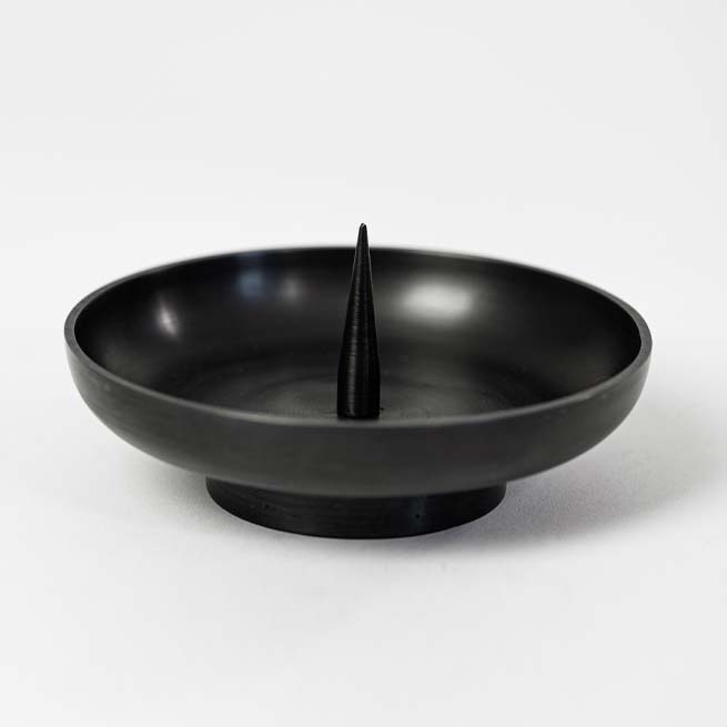 Schalenförmiger Kerzenleuchter