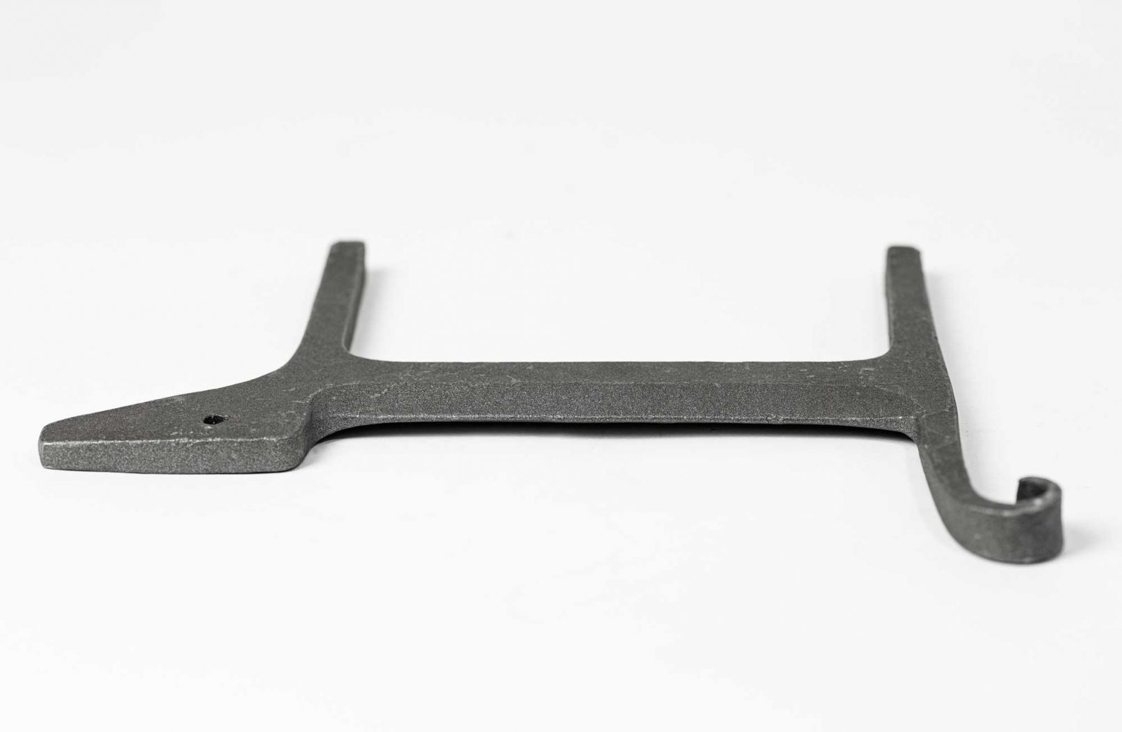 Fußabtreter Dog liegend, aus Eisen geschmiedet