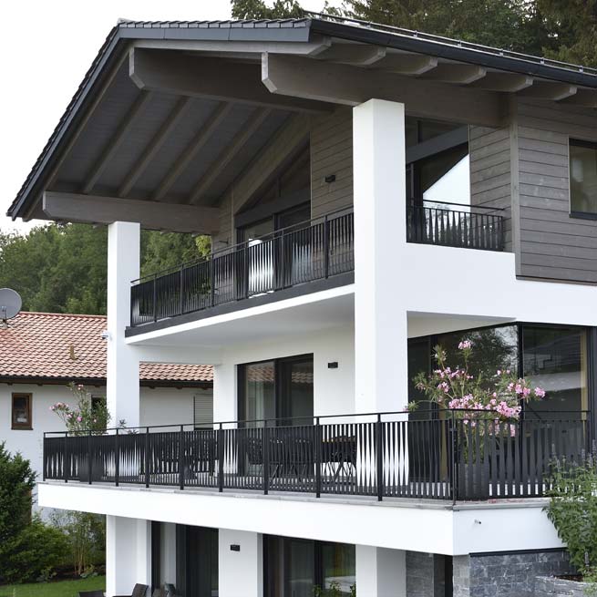 Balkongeländer mit geschmiedeten Streben - Vorschau