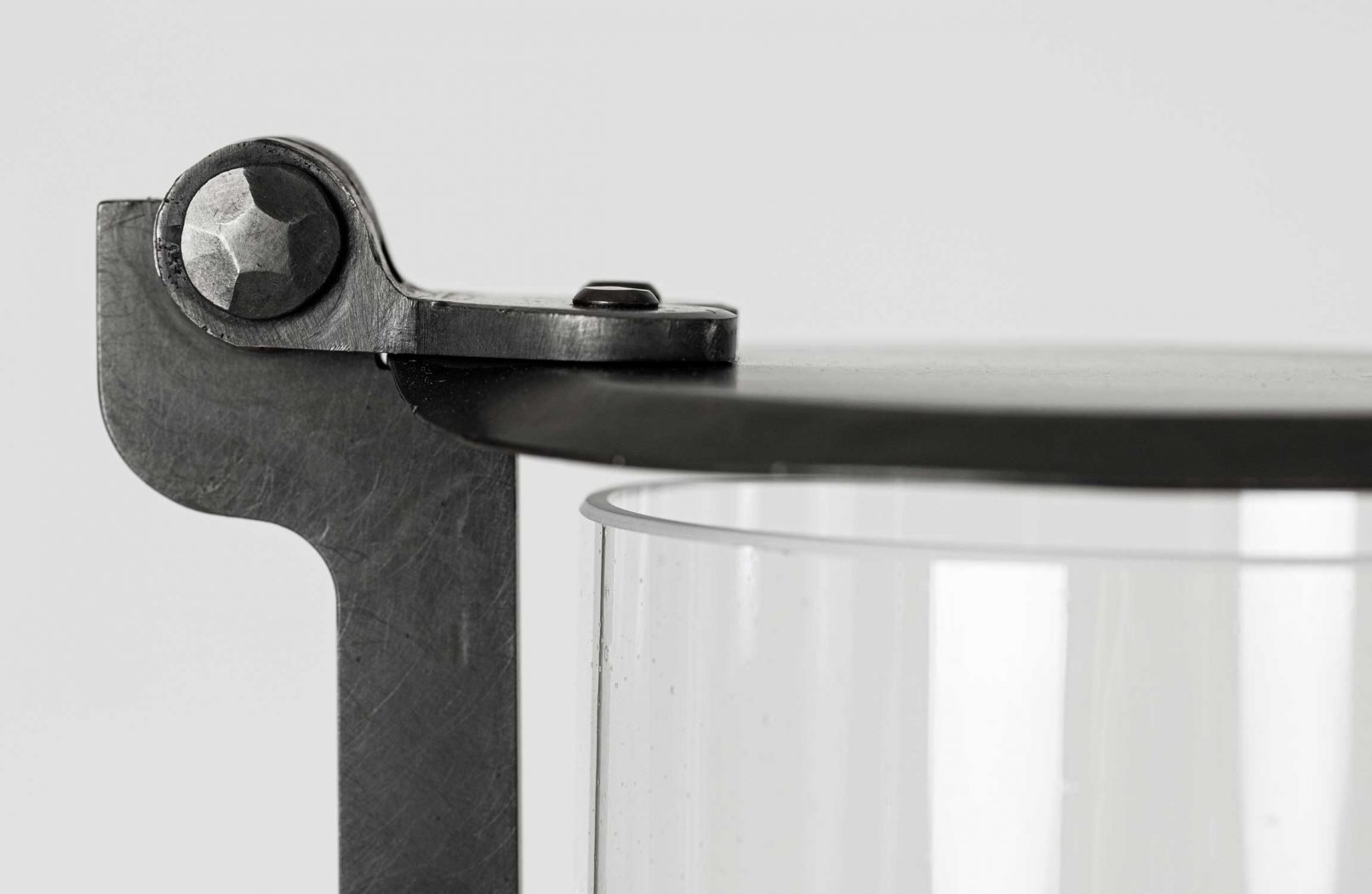 Geschmiedetes Detail der Grableuchte 1