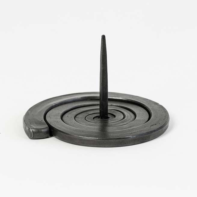 Kerzenständer mit Schneckenfuß