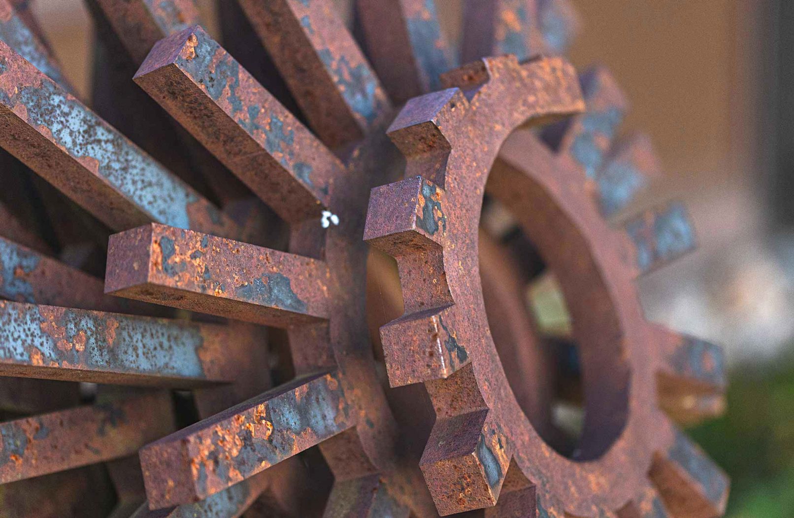 Detailansicht Skulptur Igel aus Stahl geschmiedet