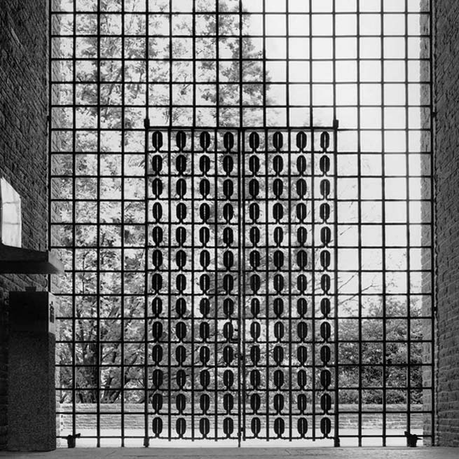 Gittertor am Soldatenfridehof Costermano am Gardasee